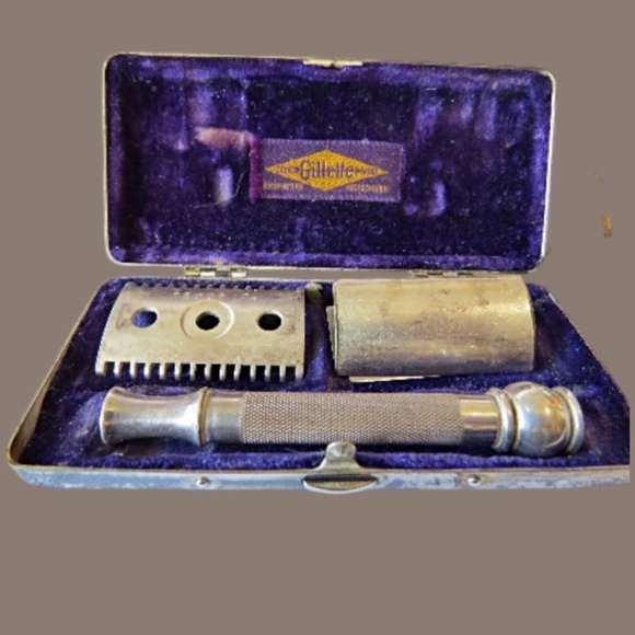 Antique Pocket Edition Gillette Razor in case - Picture 7 of 8